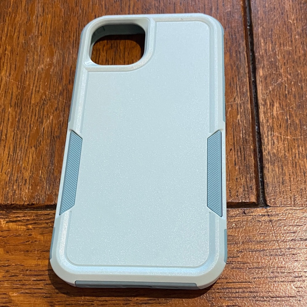 iPhone Hard Plastic Phone Case. indestructable. 6.5 in tall x 3.25 wide. NWOT EC